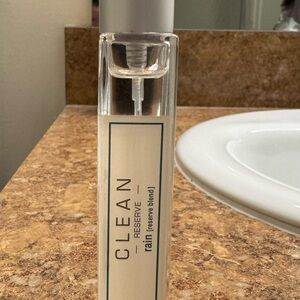 CLEAN Reserve Rain Women's Fragrance Spray — Clear